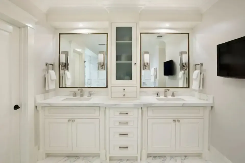 White Double Bathroom Vanity – Central Glazed Tower Cabinet