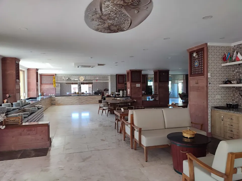 Hotel Restaurant and Buffet – Lattice Columns, Cream Sofa