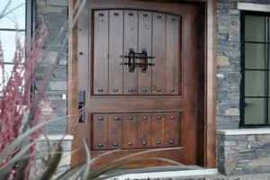 Osmanlı-motifli-ahşap-otel-kapısı-palmiye-ahsap.